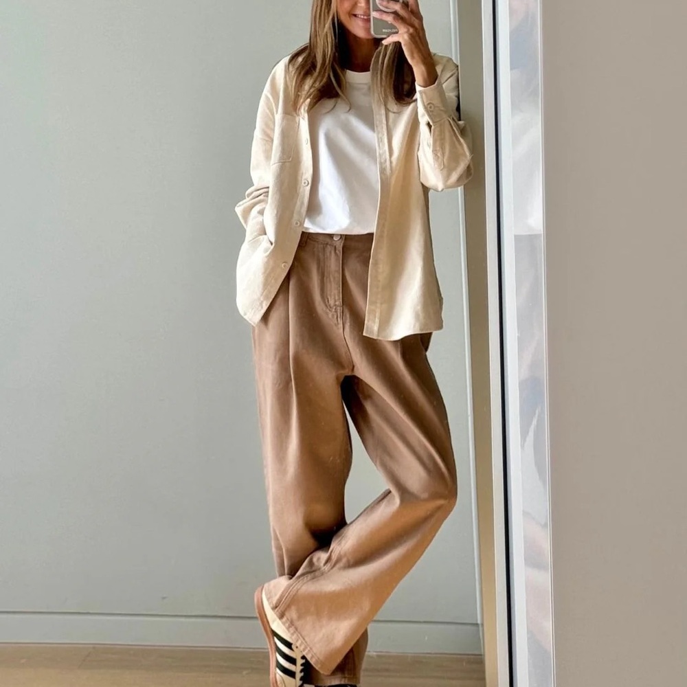 Casual Tan Wide-Leg Jeans
